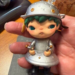 Hirono Shelter series “ the Alien” Figurine